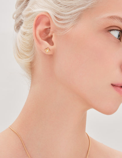 Primrose Clover Studs In Gold