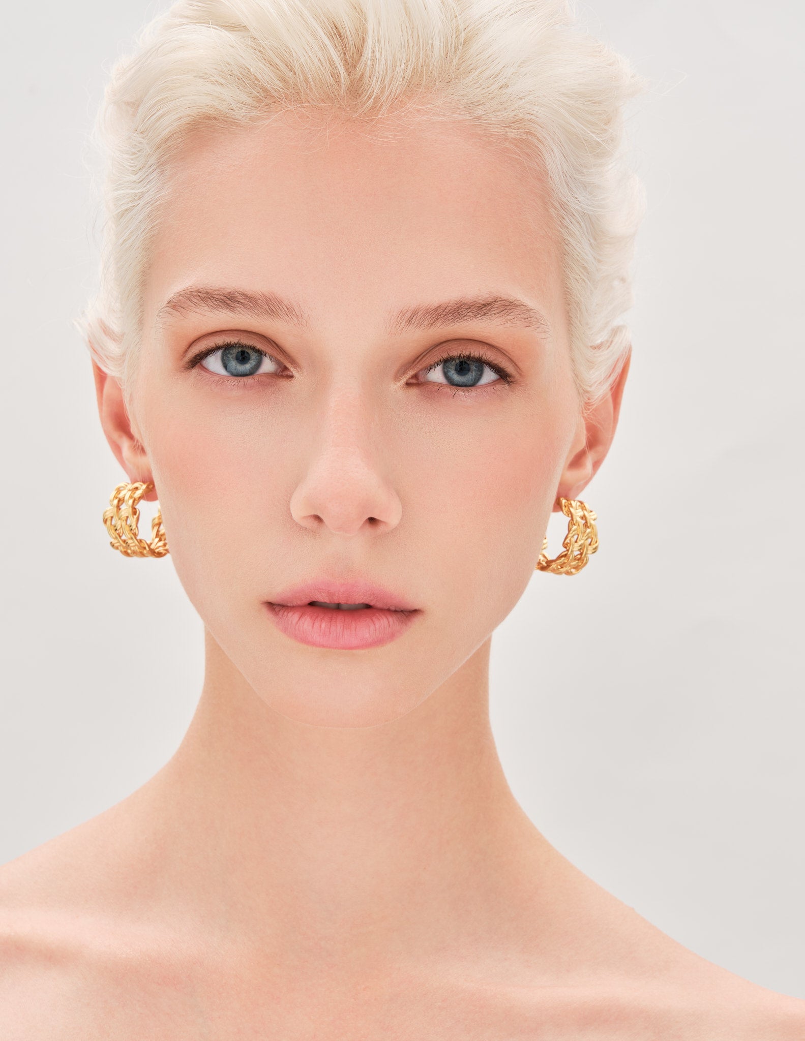 Icons Knotted Chain Hoops In Gold