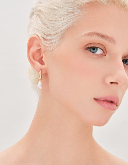 Aurum Pearl Drop Earrings