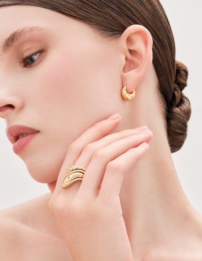 Seamless Rounded Earrings in Gold