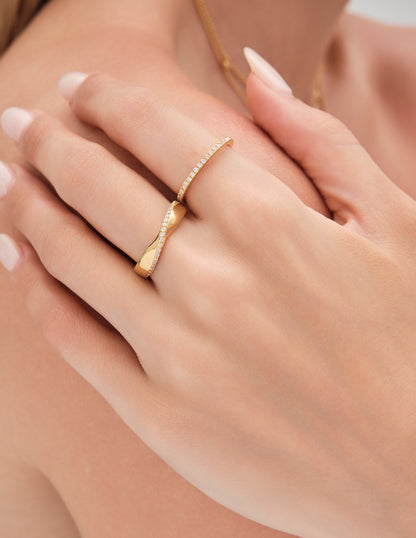 Classic Half Crystal-Pavé Ring in Gold