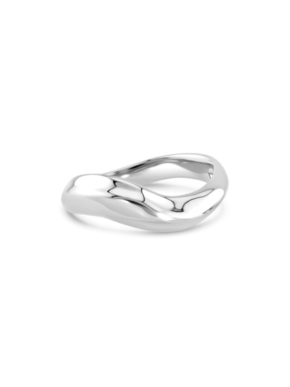 Fluidity Ridge Ring in Silver