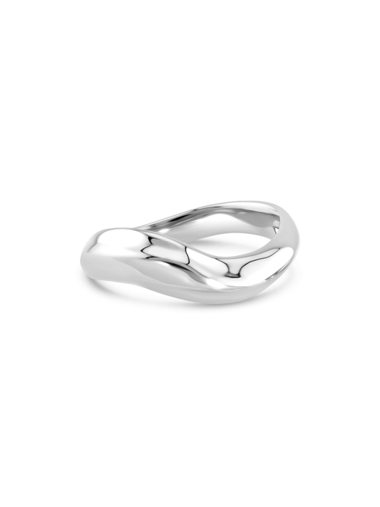 Fluidity Ridge Ring in Silver