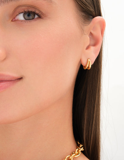 Seamless Tusk Split Earrings In Gold