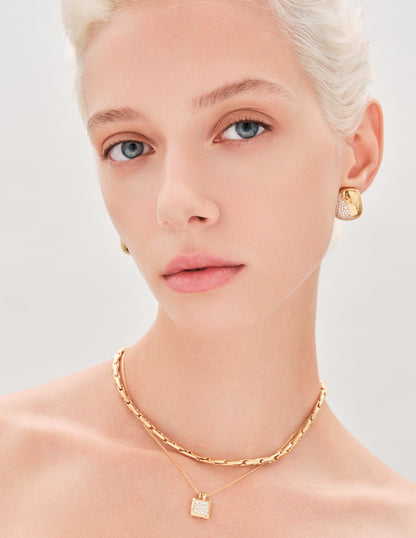 Crater Pavé Square Pendant Necklace In Gold