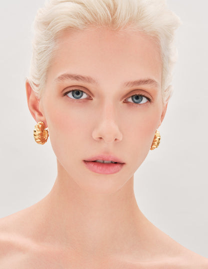 Icons Textured Hoops In Gold