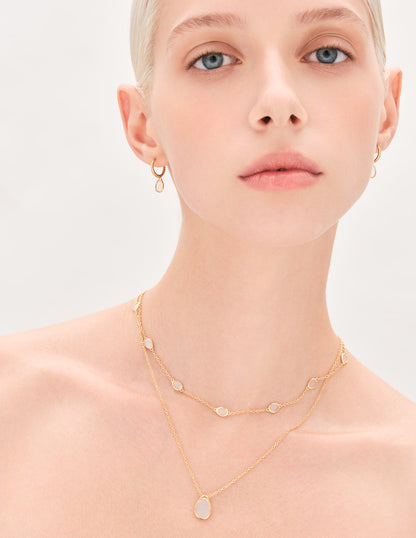 Pebble Moonstone Pendant Necklace in Gold