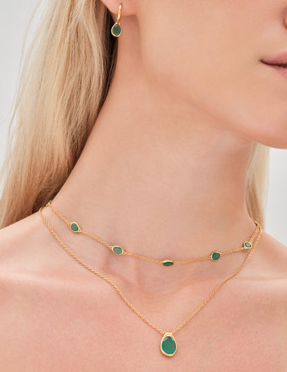 Pebble Agate Station Necklace in Gold