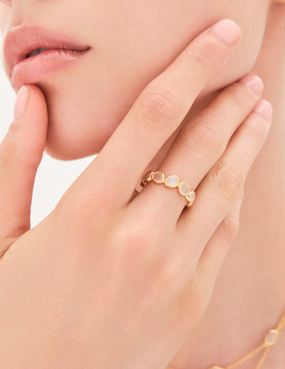 Pebble Moonstone Ring in Gold
