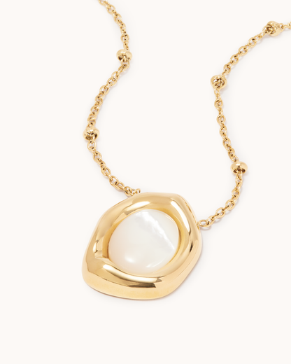 Semi-Precious Circle Pendant Chain Necklace