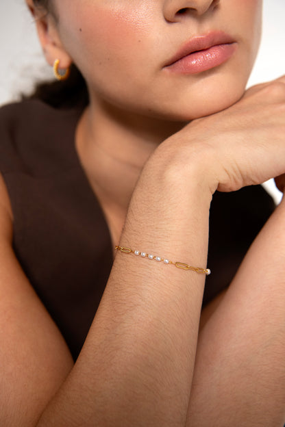 Oval Chain & Pearl Bracelet