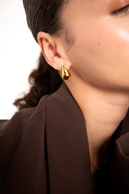 Medium Droplet Studs in Gold