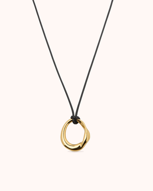 Chunky Circle Pendant Cord Necklace in Gold