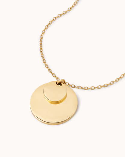 Circles Pendant Chain Necklace in Gold