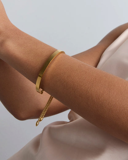 Adjustable Bangle in Gold