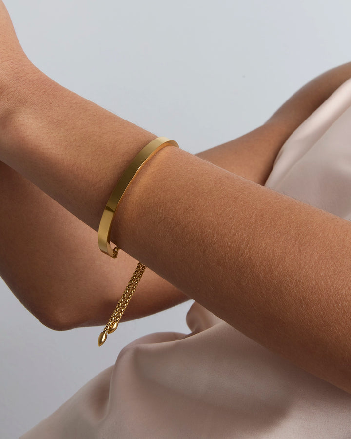 Adjustable Bangle in Gold