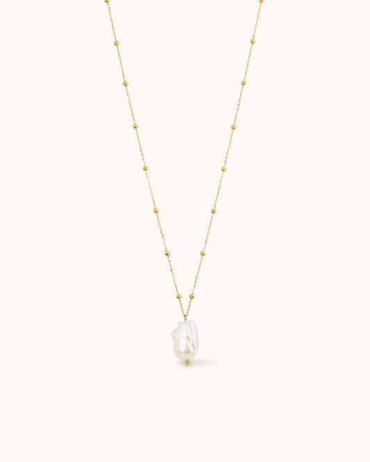 Freshwater Pearl Pendant Necklace in Gold