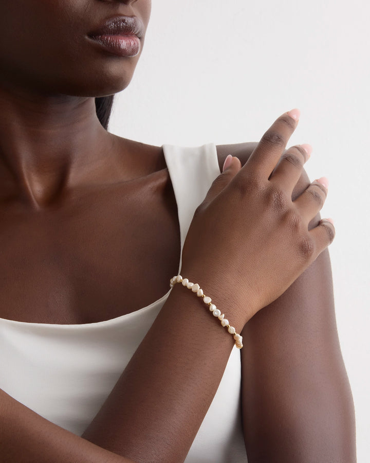 Waterproof Freshwater Pearl & Mixed Bead Bracelet in Gold