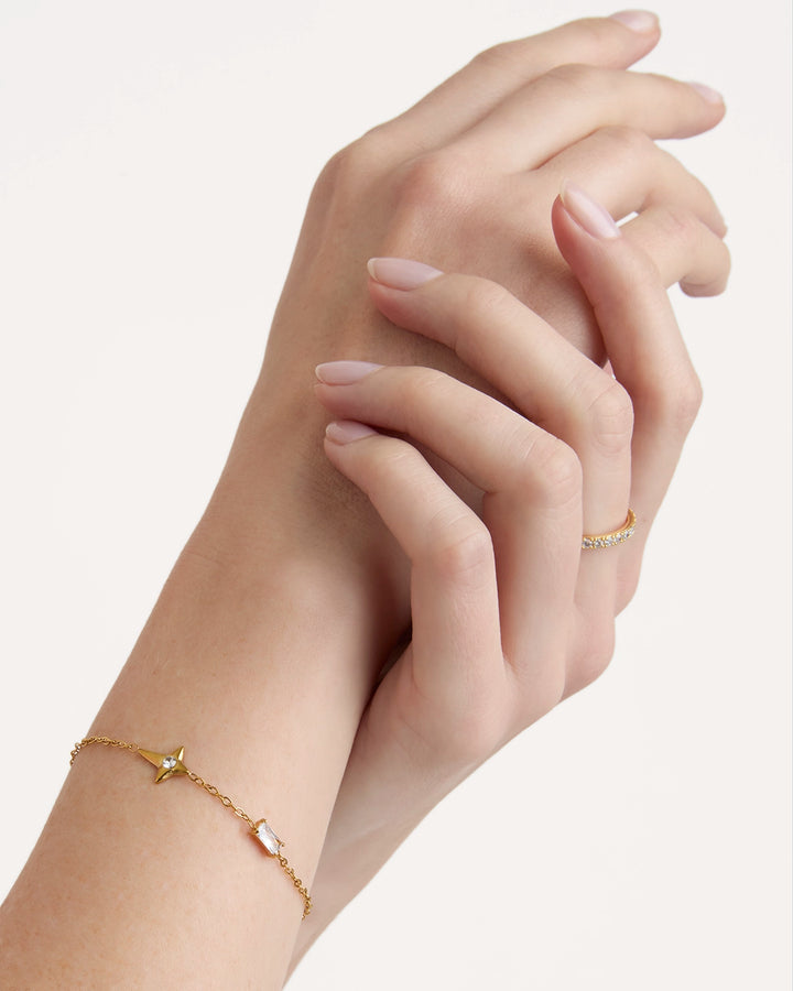 Waterproof Baguette Star Bracelet in Gold