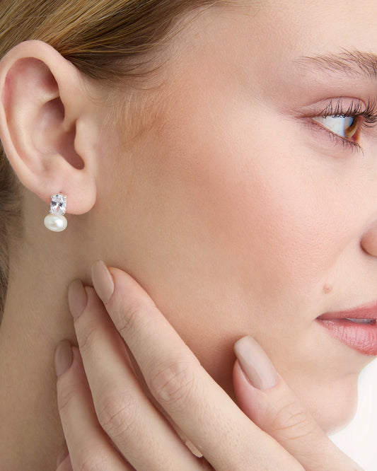 Pearl Stud Earrings in Gold