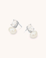 Pearl Stud Earrings in Gold
