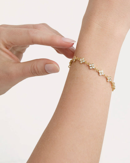 Flower Chain Bracelet in Gold