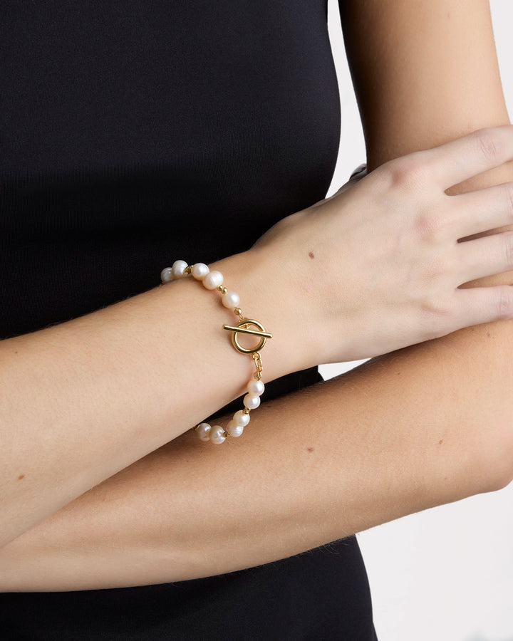 Freshwater Pearl T-Bar Bracelet in Gold