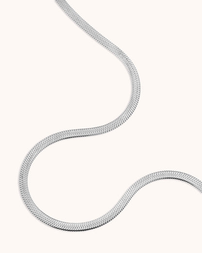 Slinky Thick Chain Necklace in Silver