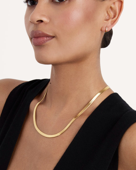 Slinky Thick Chain Necklace in Gold