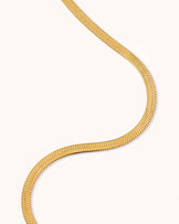 Slinky Thick Chain Necklace in Gold