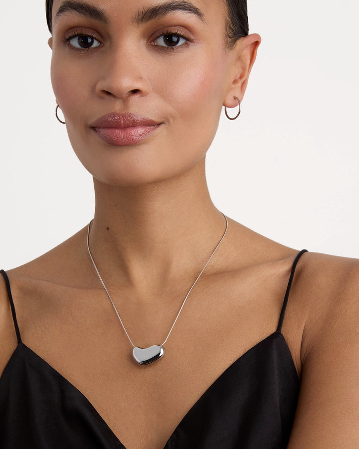 Short Bean Necklace in Silver