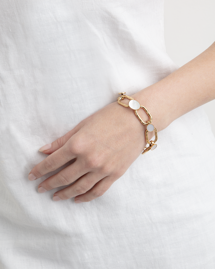Large Pearl & Chain Bracelet in Gold