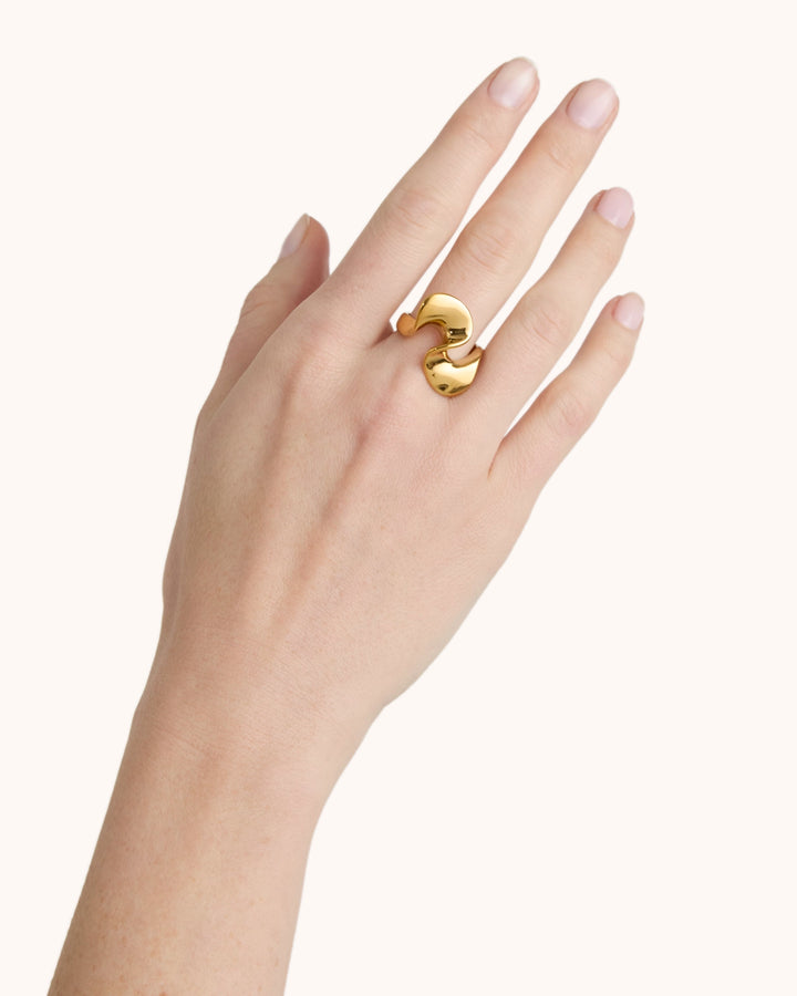 Waterproof Wavy Statement Ring in Gold