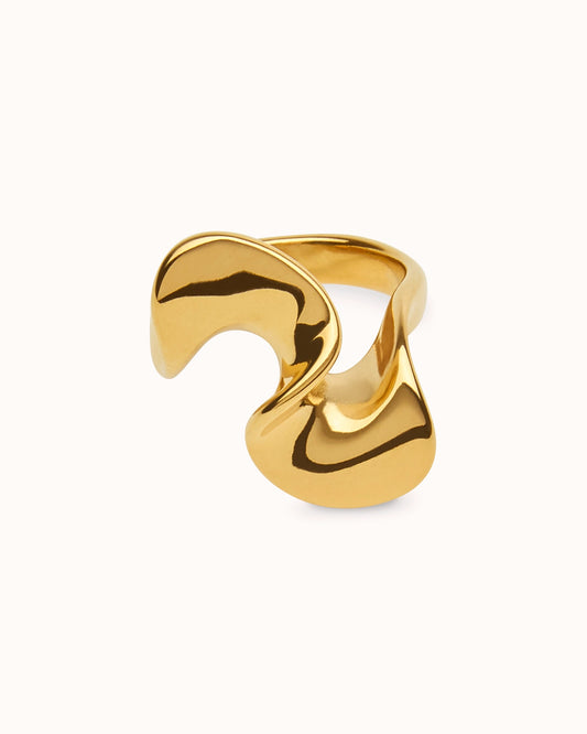 Waterproof Wavy Statement Ring in Gold
