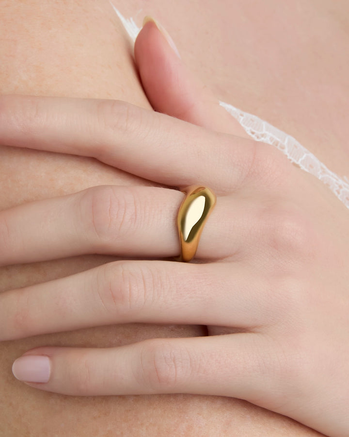 Waterproof Wavy Chunky Ring in Gold