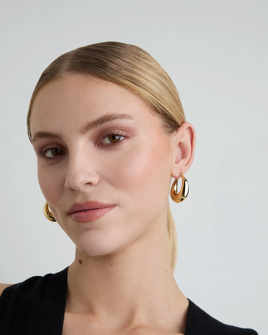 Chunky Round Huggies in Gold