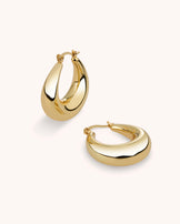 Chunky Round Huggies in Gold