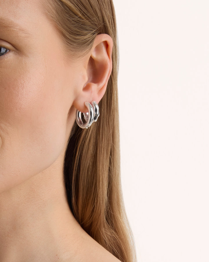 Circle Seamless Hoop Earrings in Silver