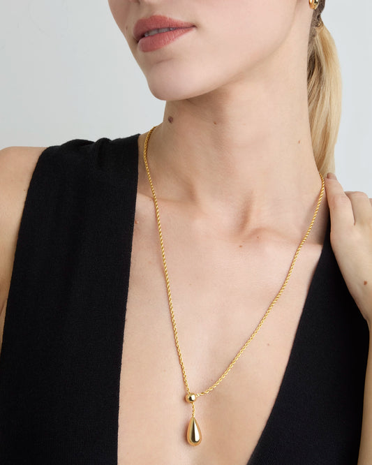 Teardrop Pendant Lariat Necklace in Gold