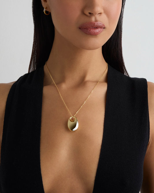 Chunky Pendant Necklace in Gold