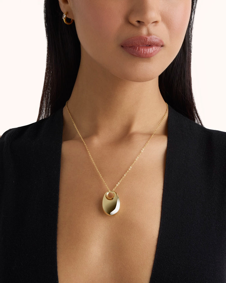 Chunky Pendant Necklace in Gold
