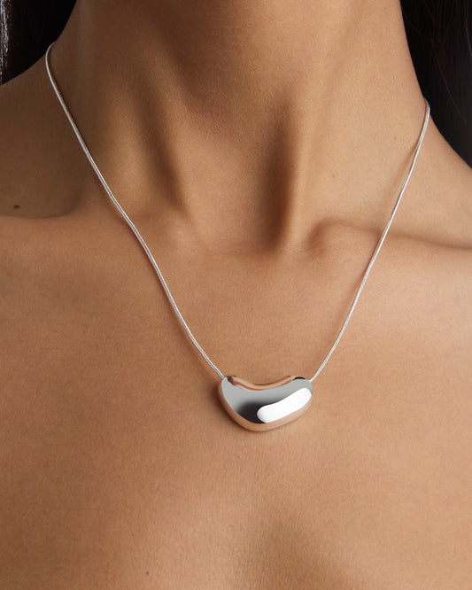 Short Bean Necklace in Silver