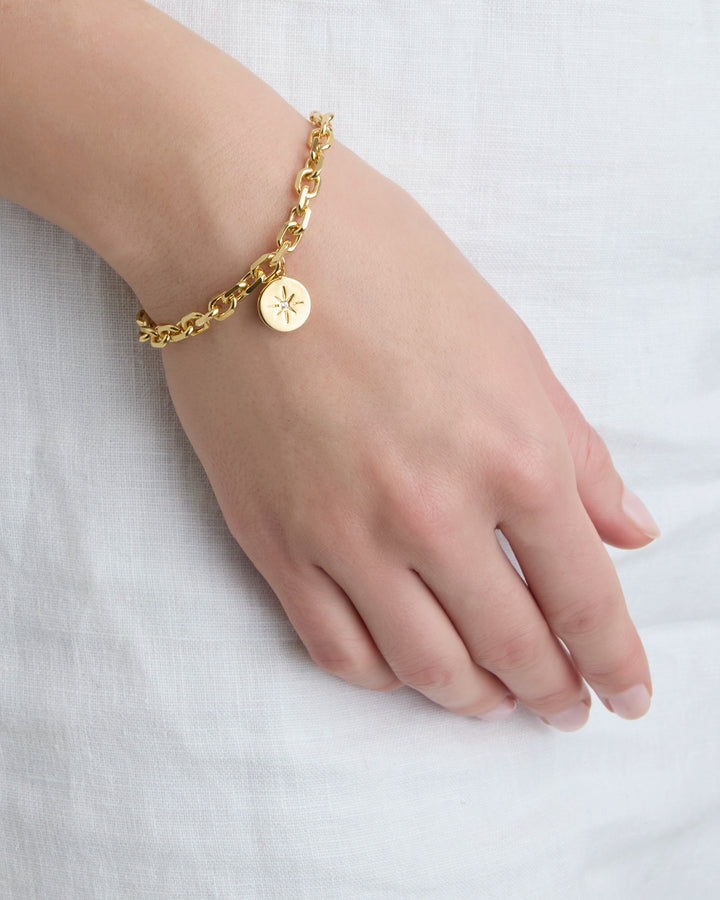 Circle Pendant Chain Bracelet in Gold