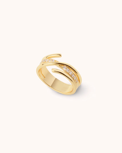 Twisted Ring Band in Gold