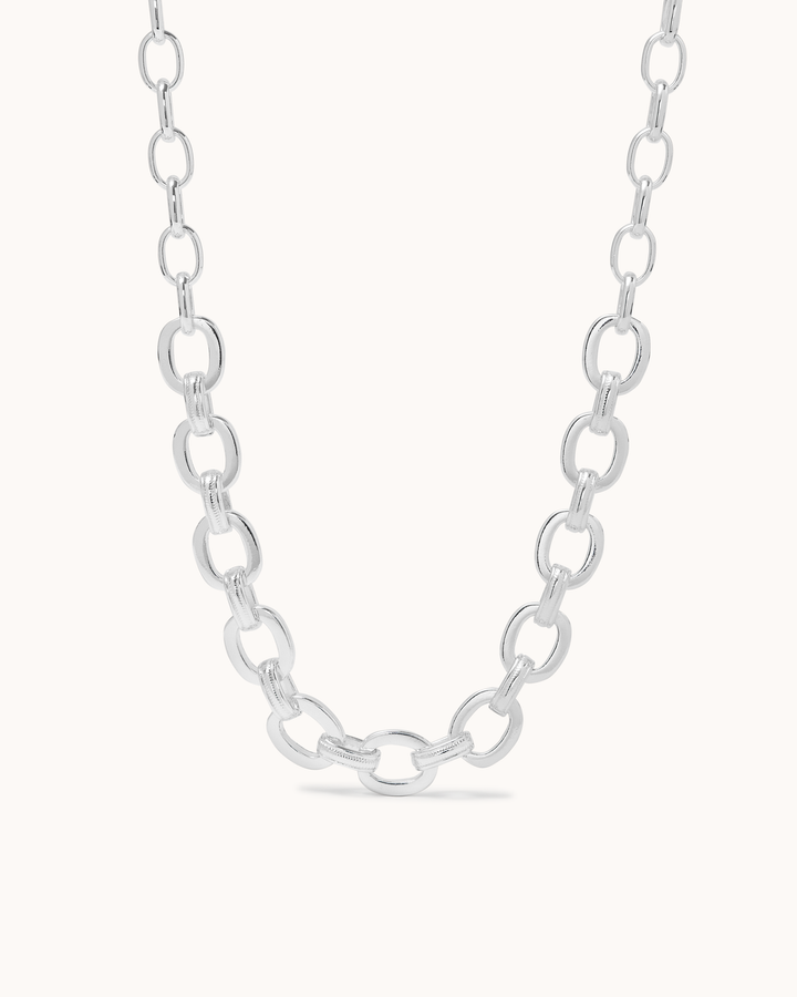 Chunky Classic Chain Necklace in Silver