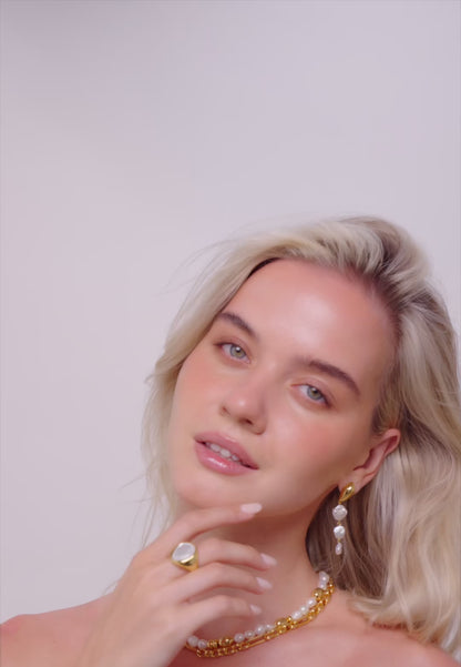 Graduated Pearl Drop Earrings In Gold