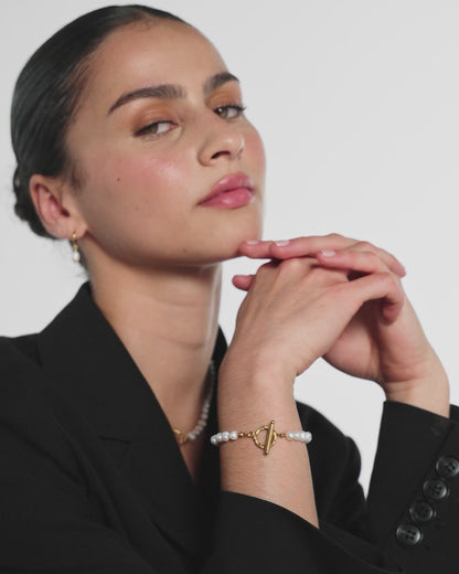T-Bar Pearl Bracelet in Gold