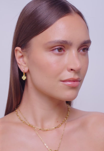 Skinny Oval Hoops in Gold
