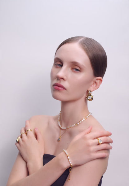 Aurum Freshwater Pearl Signet Ring In Gold